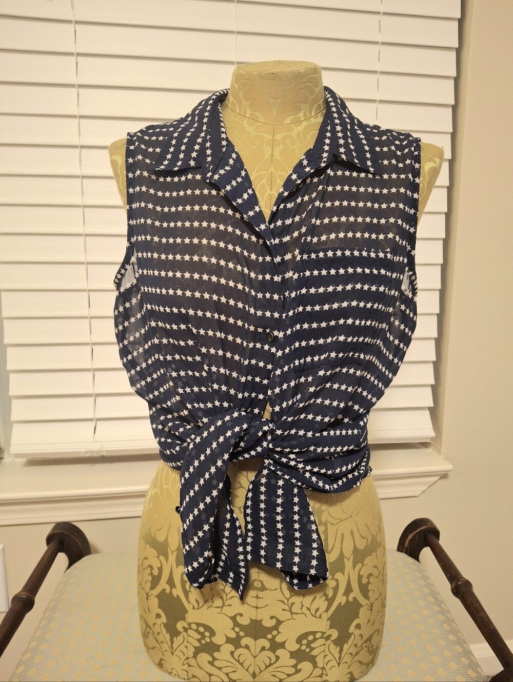 Liz Claiborne Star Print Button Down Sheer Sleeveless Collared Tank Top USA- Med